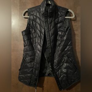 Black thin polyfill puffer vest - tek gear size small